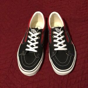 New Authentic Vans Woman’s Shoe